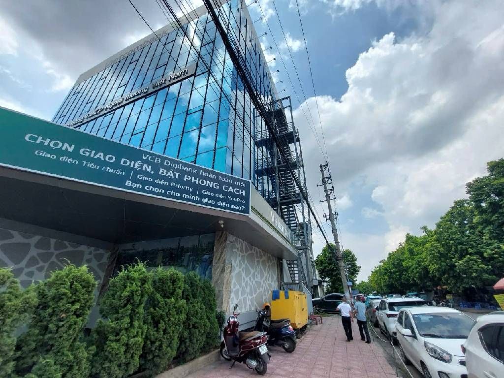 Bán nhà Ngõ 4 ô tô trở lên - diện tích 5100m2 6 tầng - Lô đất vị trí đẹp - giá 400 tỷ