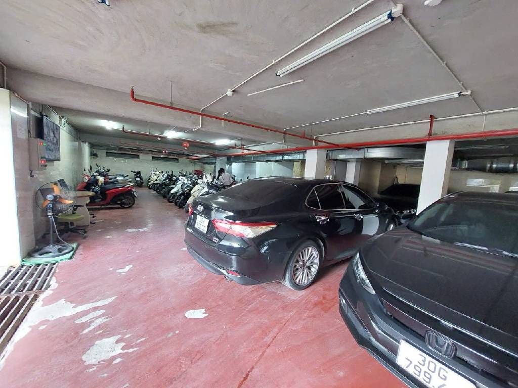 Bán nhà Ngõ 4 ô tô trở lên - diện tích 5100m2 6 tầng - Lô đất vị trí đẹp - giá 400 tỷ