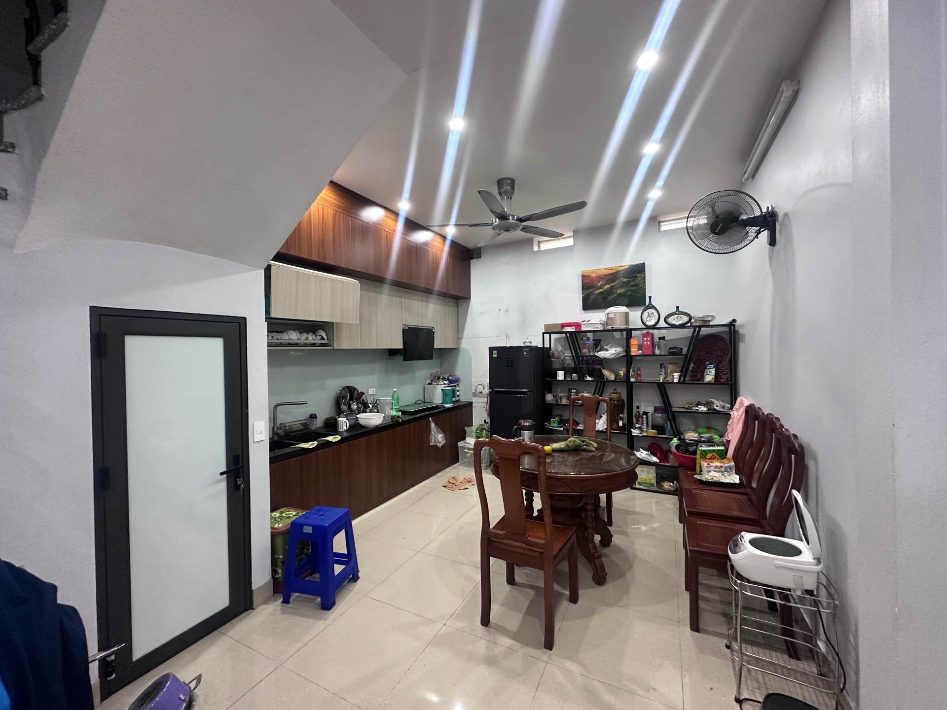 Bán nhà Yên Duyên - diện tích 50m2 3 tầng - Ô tô đỗ cửa - giá 13 tỷ