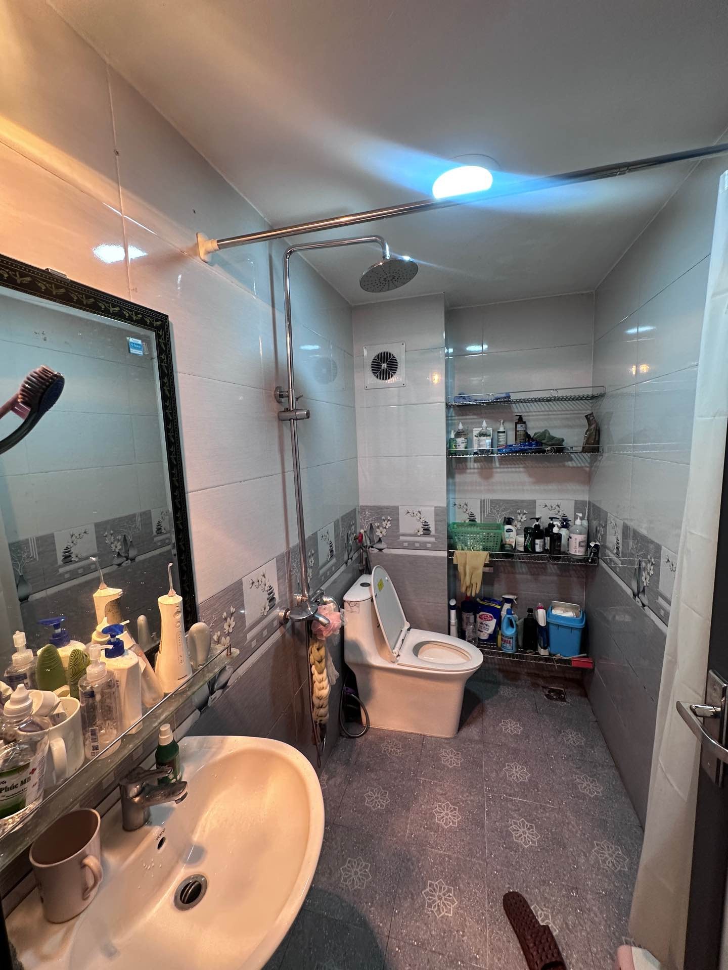 Bán nhà Yên Duyên - diện tích 50m2 3 tầng - Ô tô đỗ cửa - giá 13 tỷ