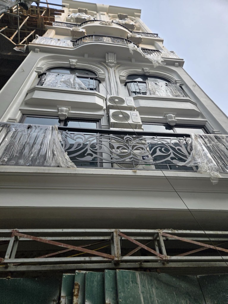 Bán nhà Thái Thịnh - diện tích 250m2 8 tầng - Tòa CCMN trung tâm quận Đống Đa - giá 79 tỷ