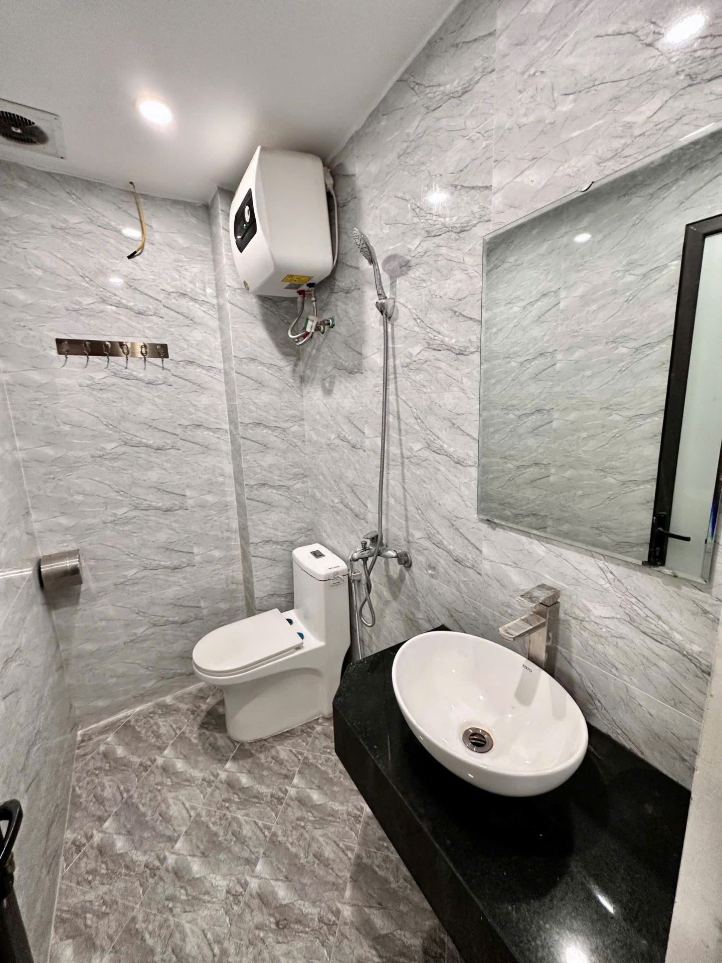 Bán nhà Tân Mai - diện tích 65m2 5 tầng - Ô TÔ TRÁNH 10M - giá 18,8 tỷ