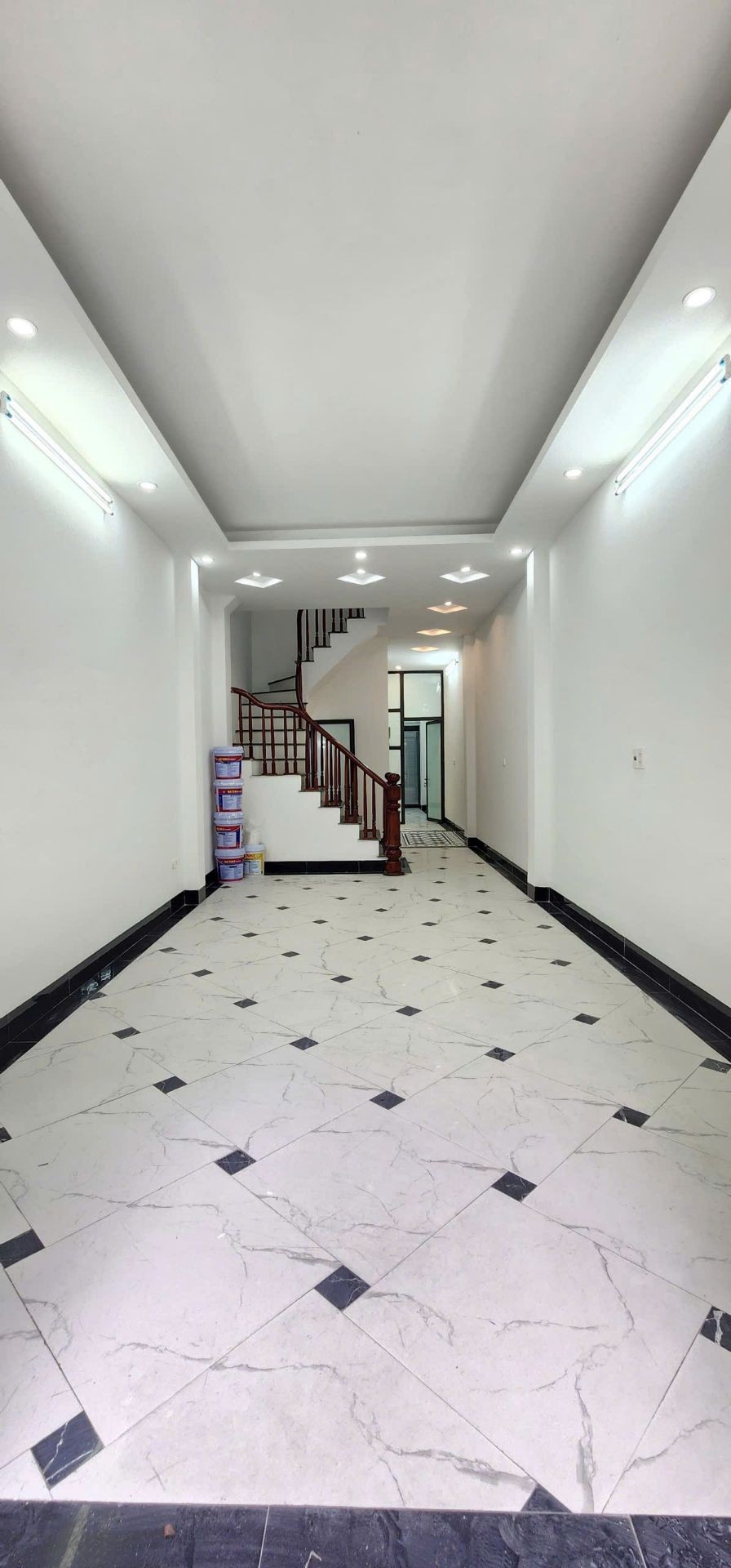 Bán nhà Tân Mai - diện tích 65m2 5 tầng - Ô TÔ TRÁNH 10M - giá 18,8 tỷ