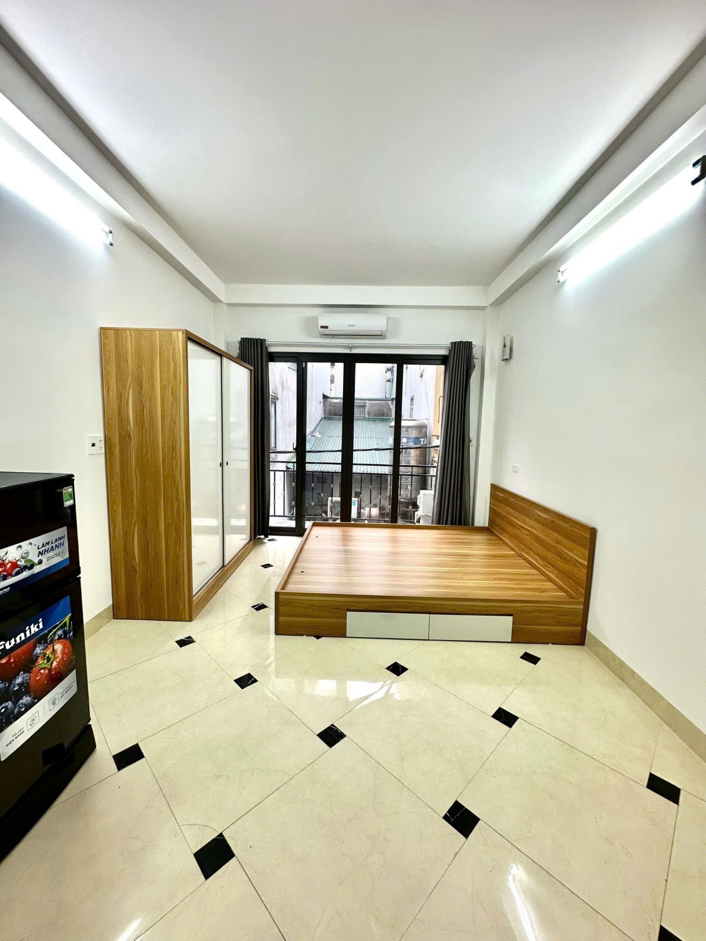 Bán nhà Tân Mai - diện tích 65m2 5 tầng - Ô TÔ TRÁNH 10M - giá 18,8 tỷ