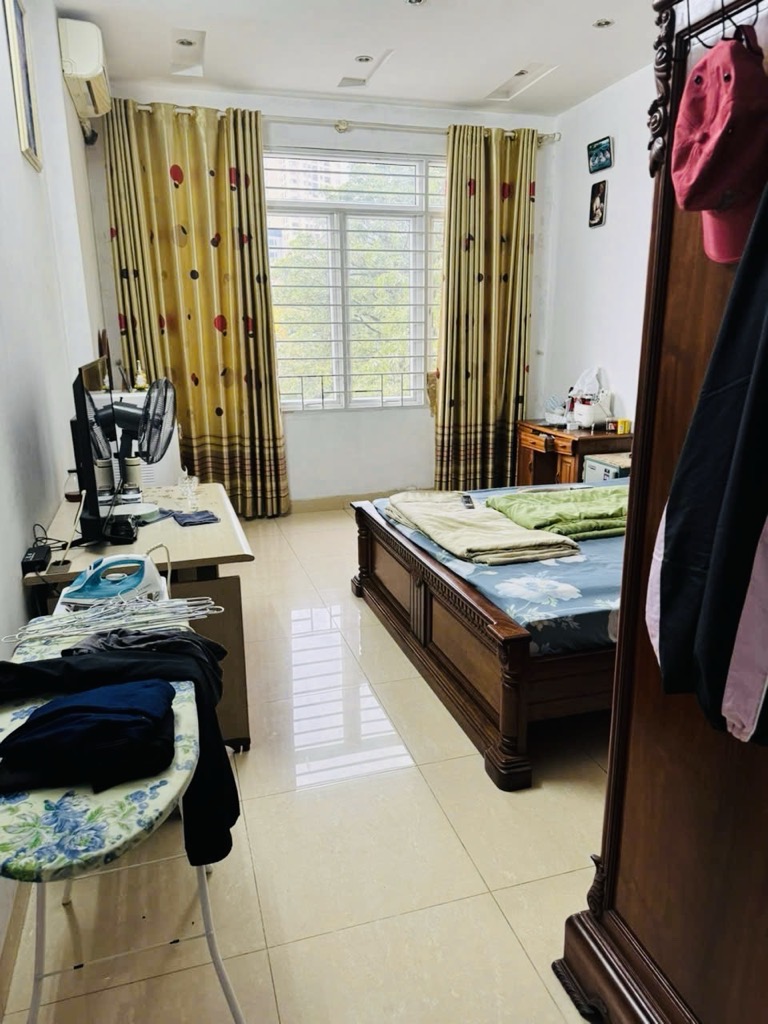 Bán nhà Nguyễn Công Thái - diện tích 53m2 5 tầng - MẶT PHỐ, PHÂN LÔ, ĐƯỜNG ĐÔI - giá 30 tỷ