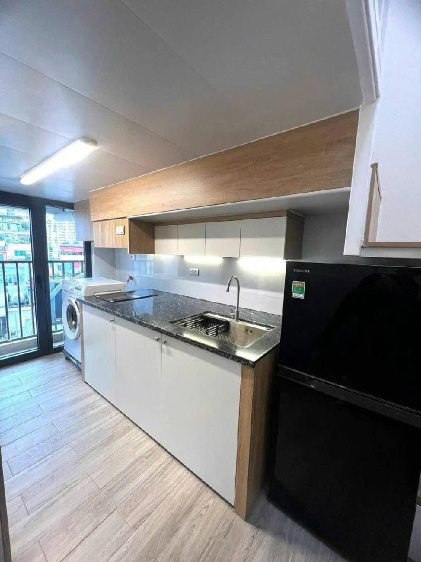 Bán nhà Thanh Lân - diện tích 52m2 6 tầng - Lô góc - giá 11,96 tỷ