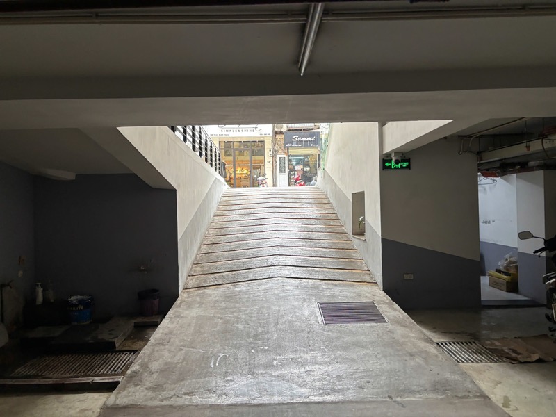 Bán nhà Trần Quốc Toản - diện tích 250m2 11 tầng - Tòa nhà cao tầng mặt phố VIP - giá 250 tỷ