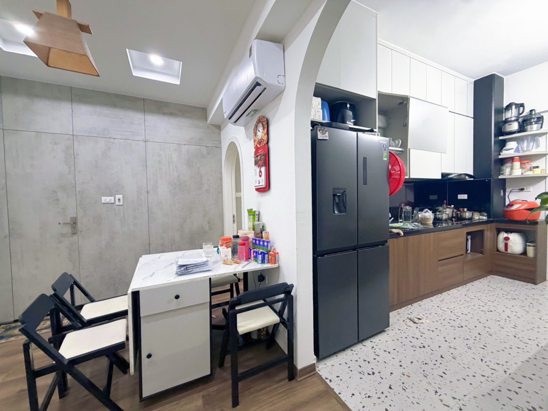 Bán nhà Định Công - diện tích 101m2 1 tầng - Căn hộ đẹp hiếm có - giá 8,7 tỷ