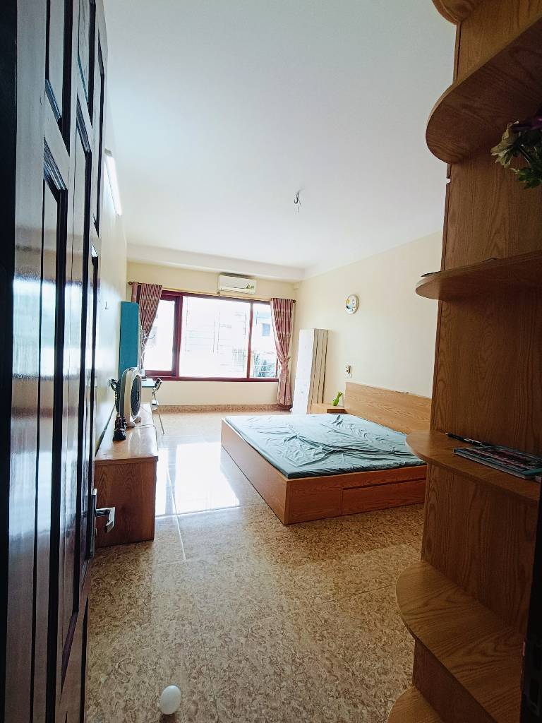 Bán nhà Thanh Lân - diện tích 104m2 4 tầng - Gara ô tô - giá 25,99 tỷ