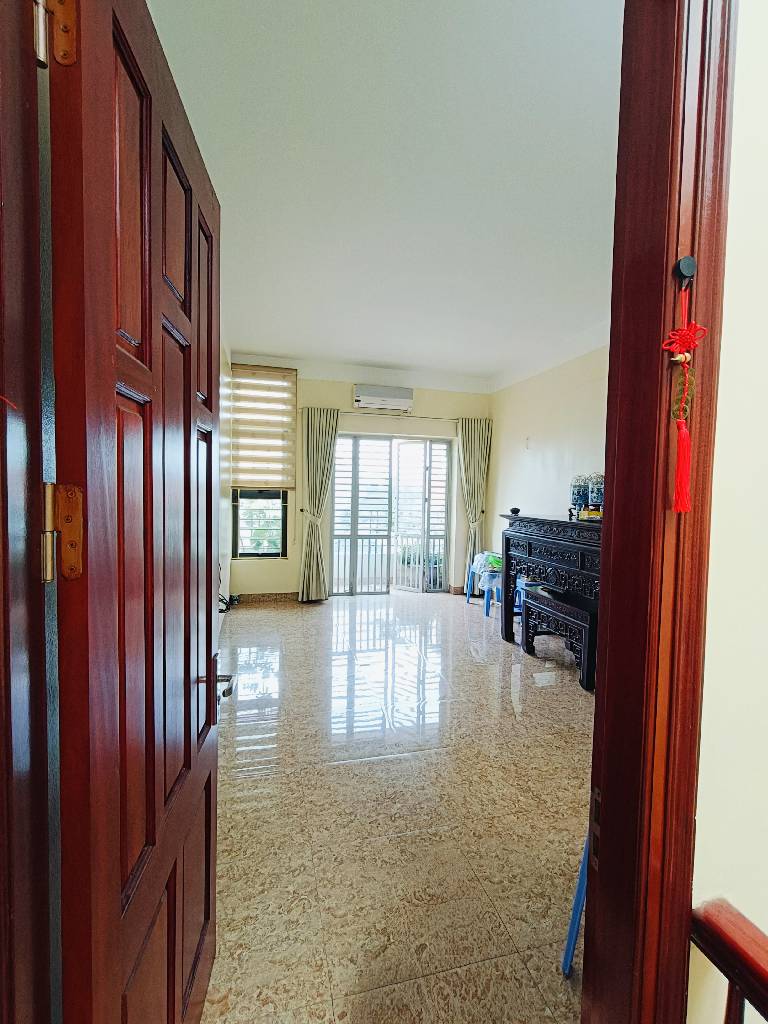 Bán nhà Thanh Lân - diện tích 104m2 4 tầng - Gara ô tô - giá 25,99 tỷ