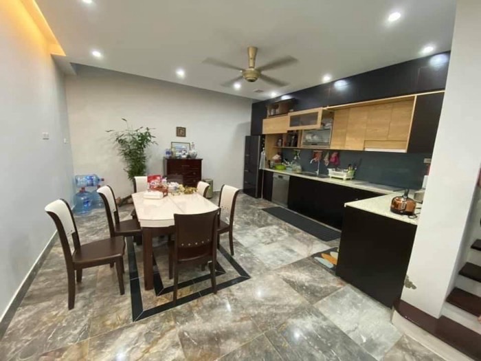 Bán nhà Láng Hạ - diện tích 70m2 4 tầng - Gần cả khu duy nhất 1 nhà bán - giá 53 tỷ