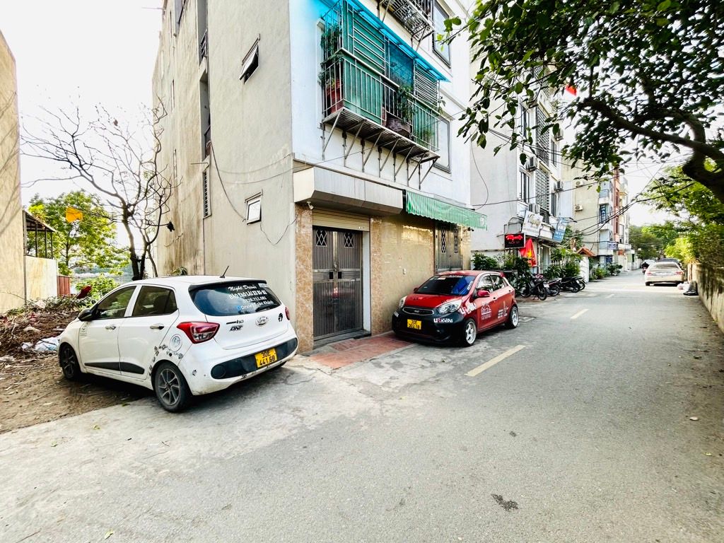 Bán nhà Nguyễn Khoái - diện tích 135m2 1 tầng - Ô TÔ TRÁNH - giá 29,5 tỷ