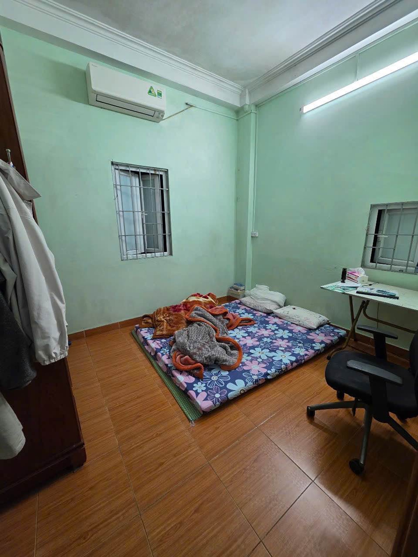 Bán nhà Nguyễn Khoái - diện tích 36m2 4 tầng - Ô tô đỗ cửa - giá 6,5 tỷ