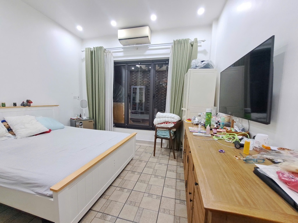 Bán nhà Tạ Quang Bửu - diện tích 30m2 2 tầng - Ô lùi tận cửa - giá 13,5 tỷ