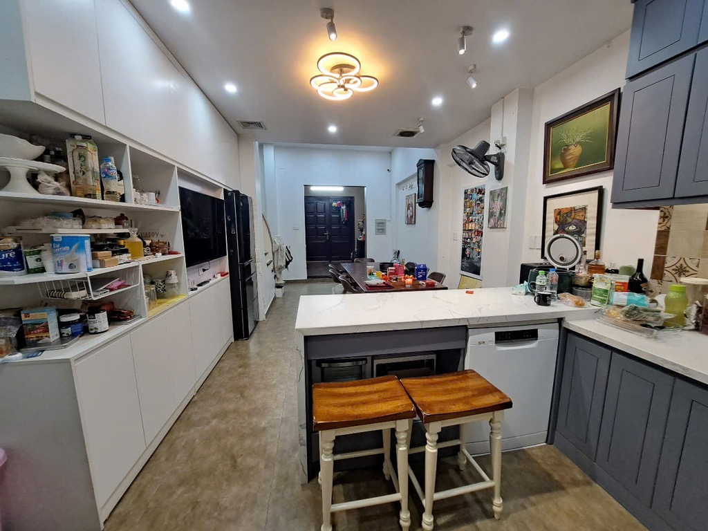 Bán nhà Tạ Quang Bửu - diện tích 30m2 2 tầng - Ô lùi tận cửa - giá 13,5 tỷ