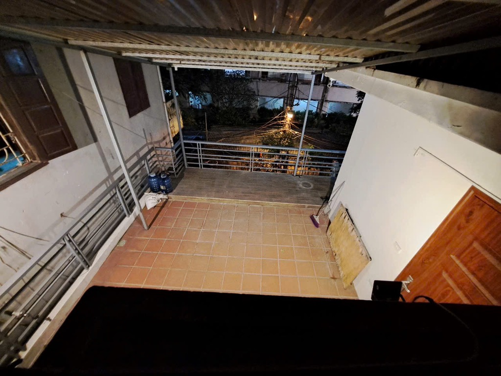 Bán nhà Tạ Quang Bửu - diện tích 30m2 2 tầng - Ô lùi tận cửa - giá 13,5 tỷ
