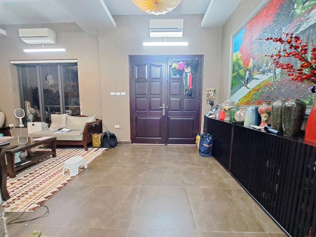 Bán nhà Tạ Quang Bửu - diện tích 30m2 2 tầng - Ô lùi tận cửa - giá 13,5 tỷ