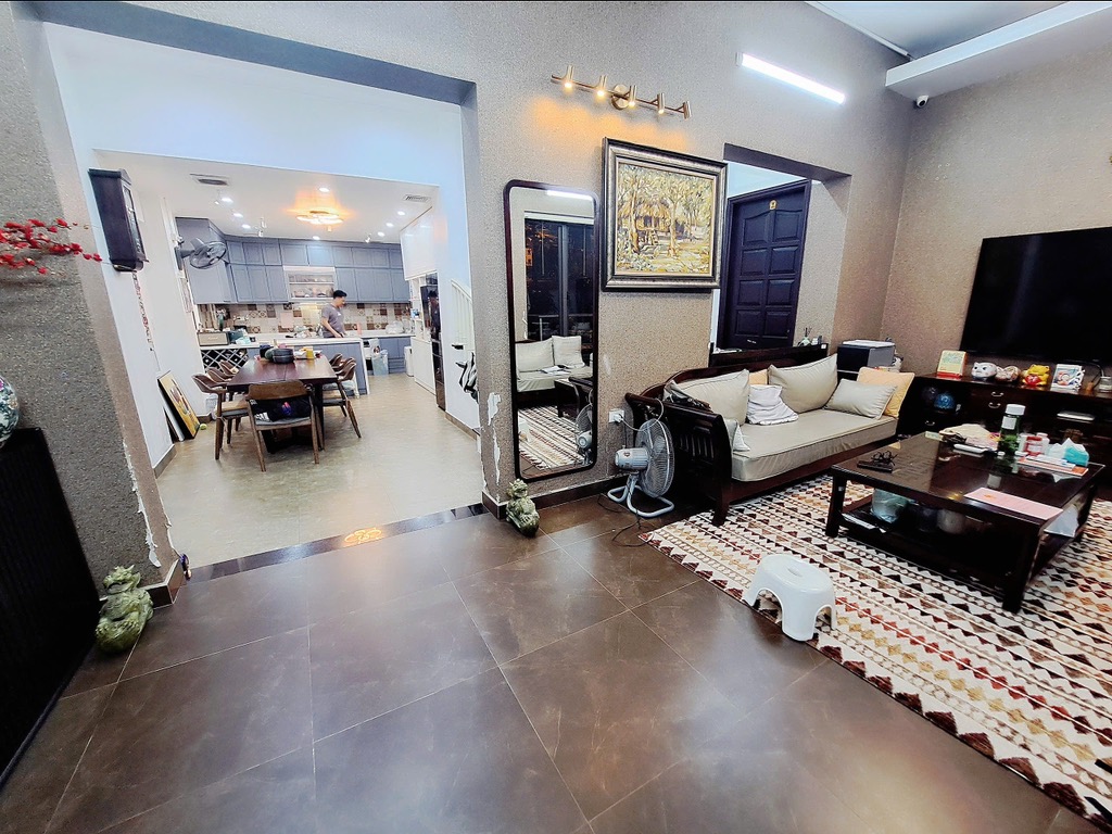 Bán nhà Tạ Quang Bửu - diện tích 30m2 2 tầng - Ô lùi tận cửa - giá 13,5 tỷ