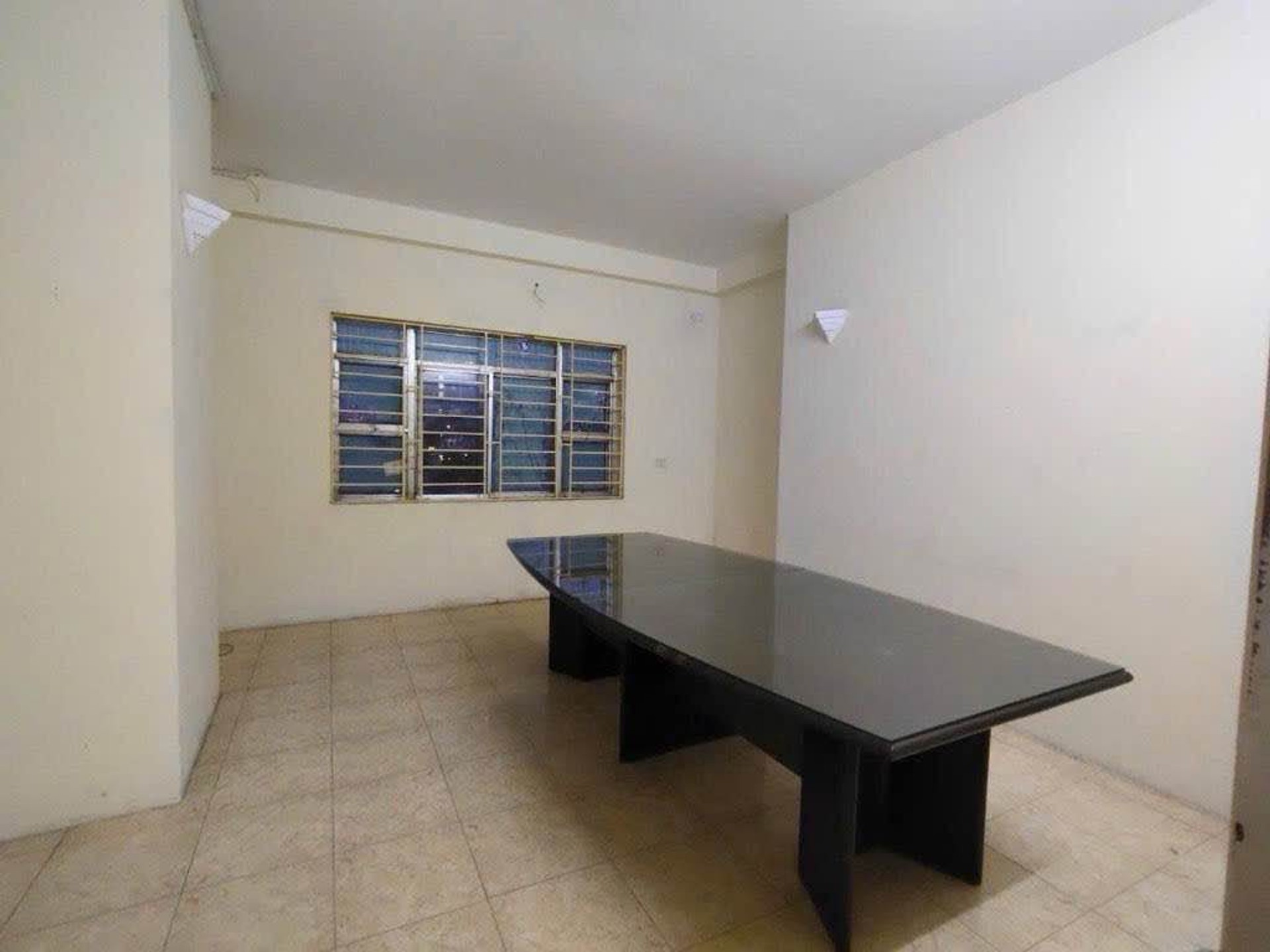 Bán nhà Nguyễn Cảnh Dị - diện tích 157m2 2 tầng - Lô góc, 3 mặt thoáng - giá 9,6 tỷ