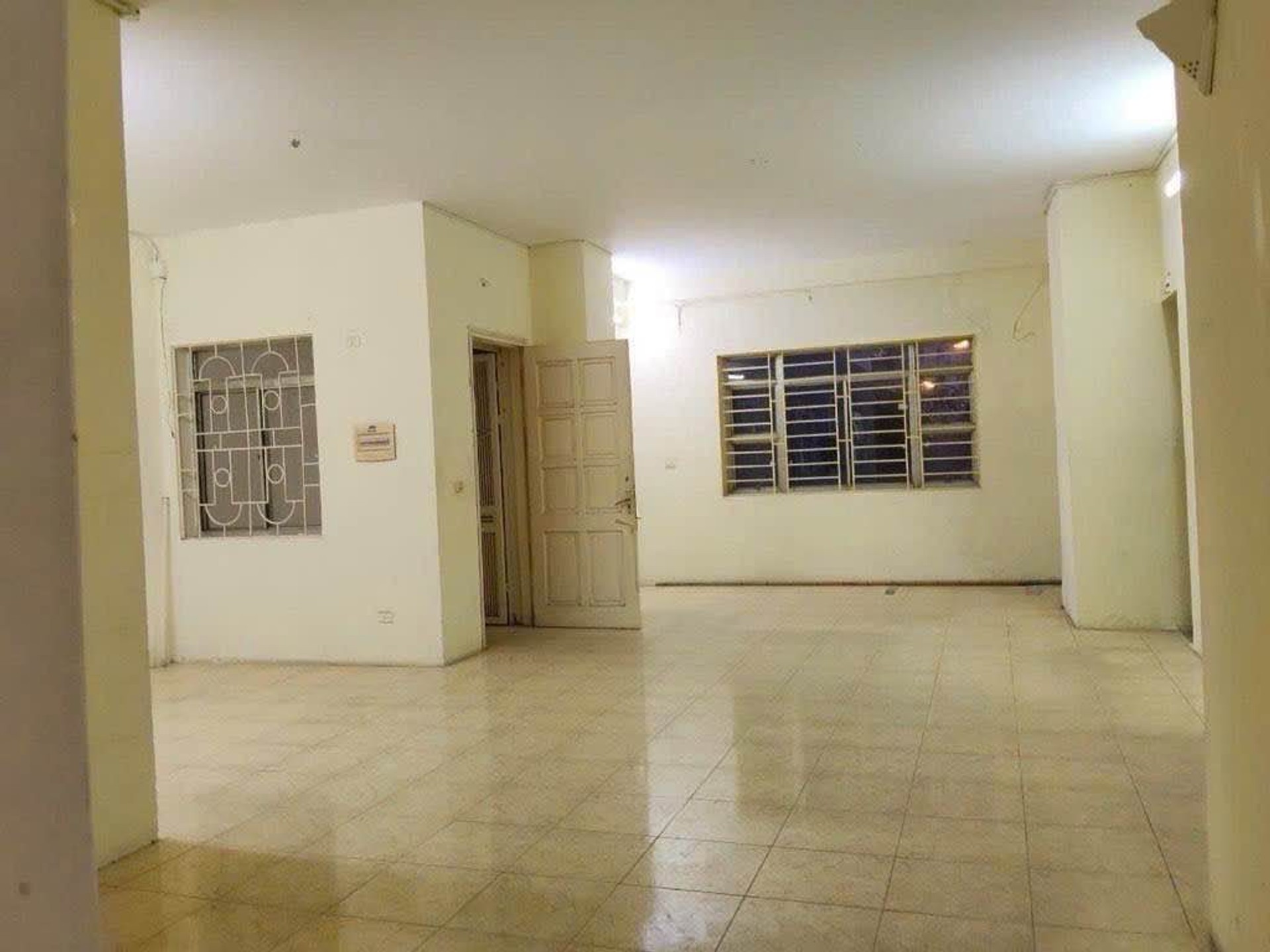 Bán nhà Nguyễn Cảnh Dị - diện tích 157m2 2 tầng - Lô góc, 3 mặt thoáng - giá 9,6 tỷ