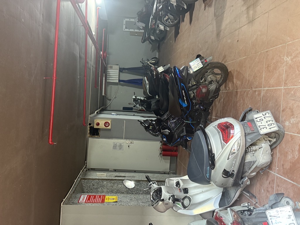 Bán nhà Đại Lộ Thăng Long - diện tích 120m2 7 tầng - Toà chung cư mini - giá 33,5 tỷ