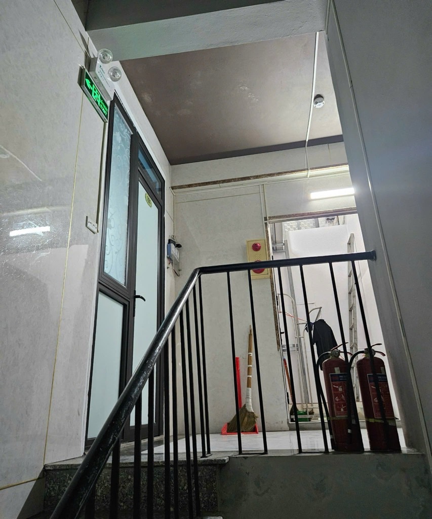 Bán nhà Đại Lộ Thăng Long - diện tích 120m2 7 tầng - Toà chung cư mini - giá 33,5 tỷ