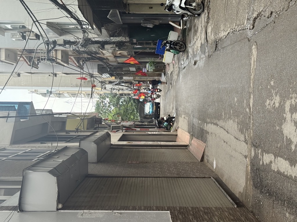 Bán nhà Đại Lộ Thăng Long - diện tích 120m2 7 tầng - Toà chung cư mini - giá 33,5 tỷ