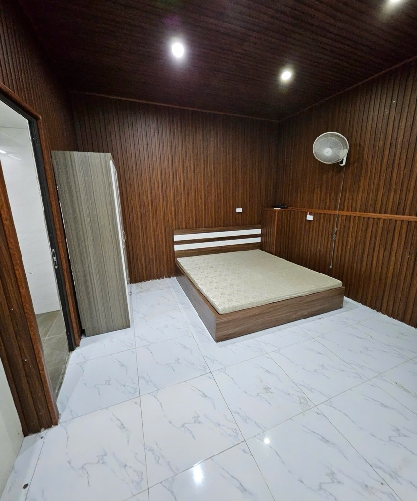 Bán nhà Đại Lộ Thăng Long - diện tích 120m2 7 tầng - Toà chung cư mini - giá 33,5 tỷ