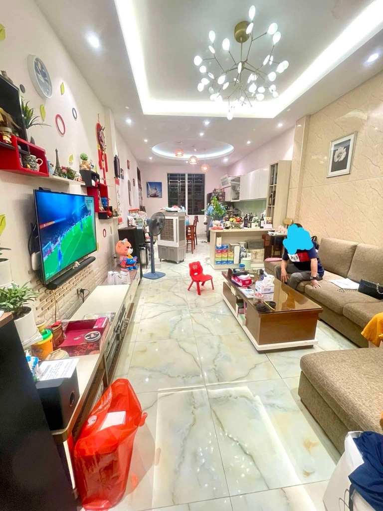 Bán nhà Hoàng Mai - diện tích 106m2 3 tầng - Ngõ to ô tô - giá 15,9 tỷ