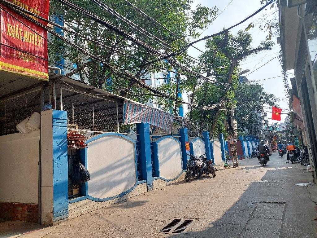 Bán nhà Định Công Thượng - diện tích 152.8m2 1 tầng - ô tô tránh - giá 35 tỷ