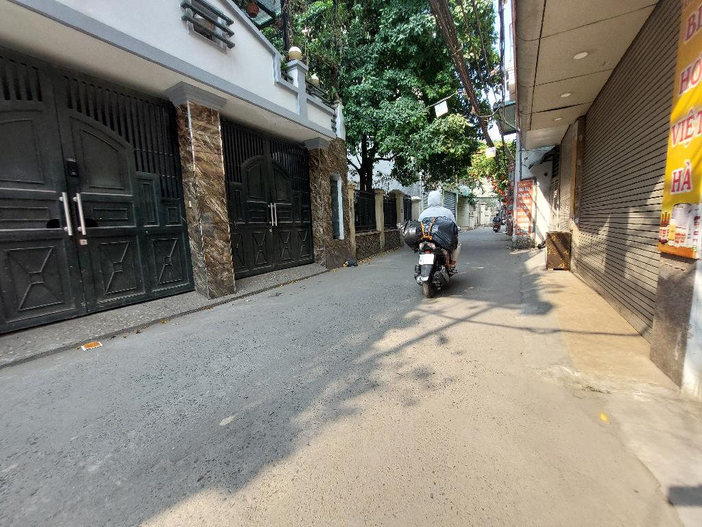 Bán nhà Định Công Thượng - diện tích 152.8m2 1 tầng - ô tô tránh - giá 35 tỷ