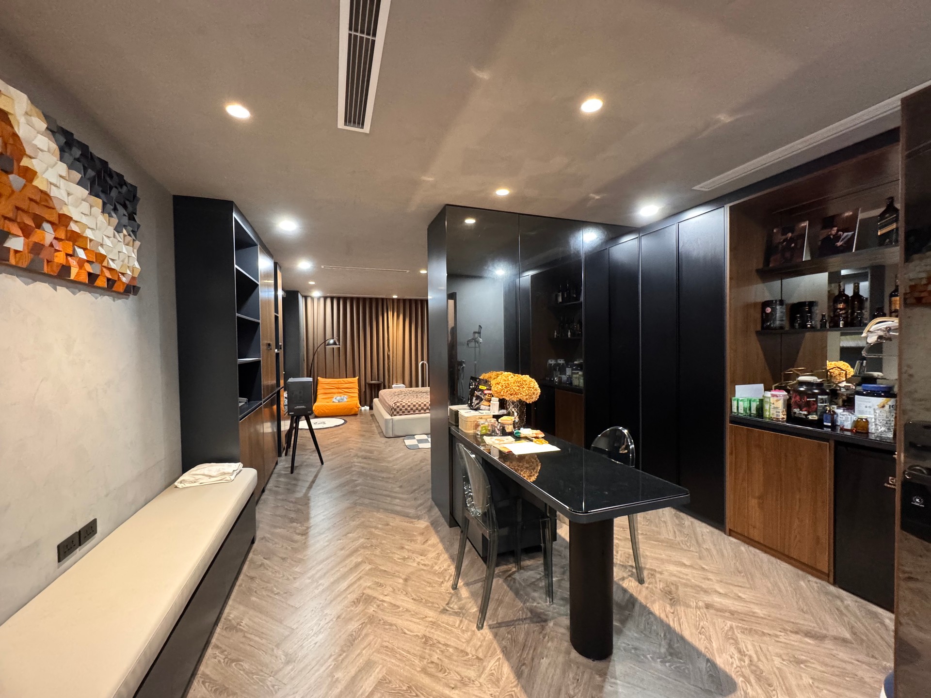 Bán nhà Trương Định - diện tích 70m2 8 tầng - Lô góc 2 mặt thoáng - giá 29,8 tỷ