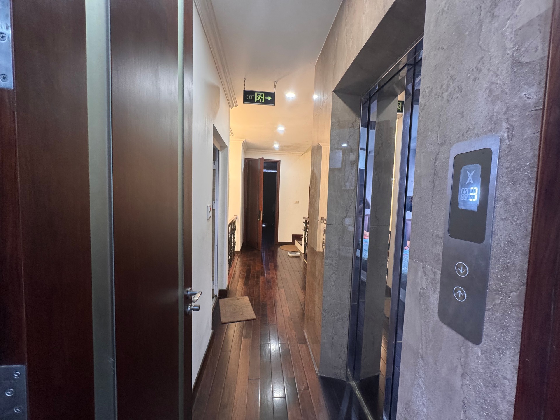 Bán nhà Trương Định - diện tích 70m2 8 tầng - Lô góc 2 mặt thoáng - giá 29,8 tỷ