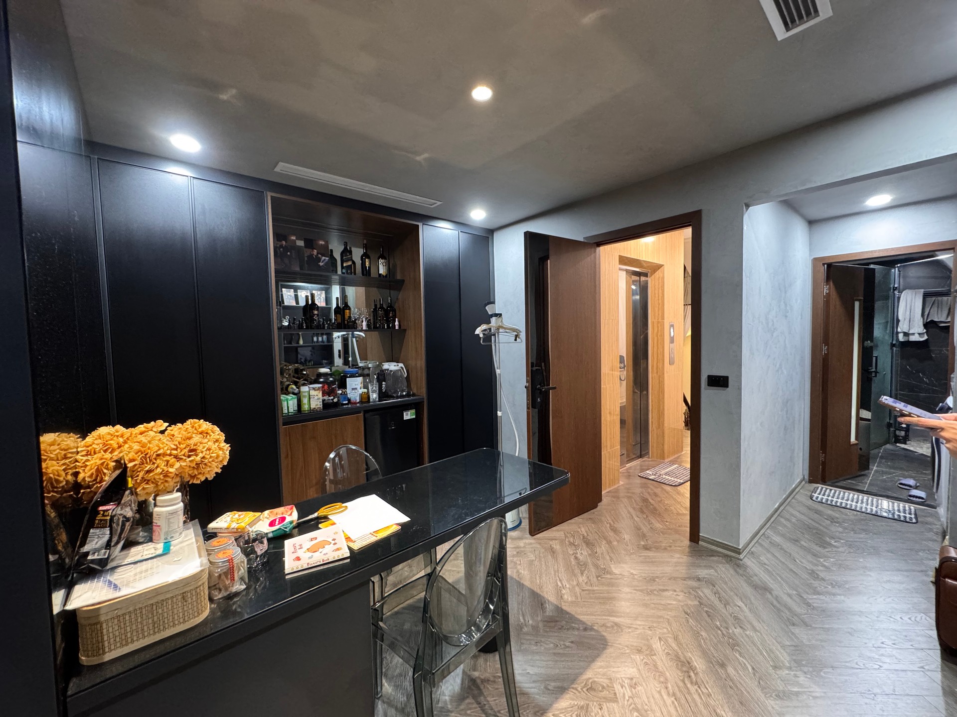 Bán nhà Trương Định - diện tích 70m2 8 tầng - Lô góc 2 mặt thoáng - giá 29,8 tỷ