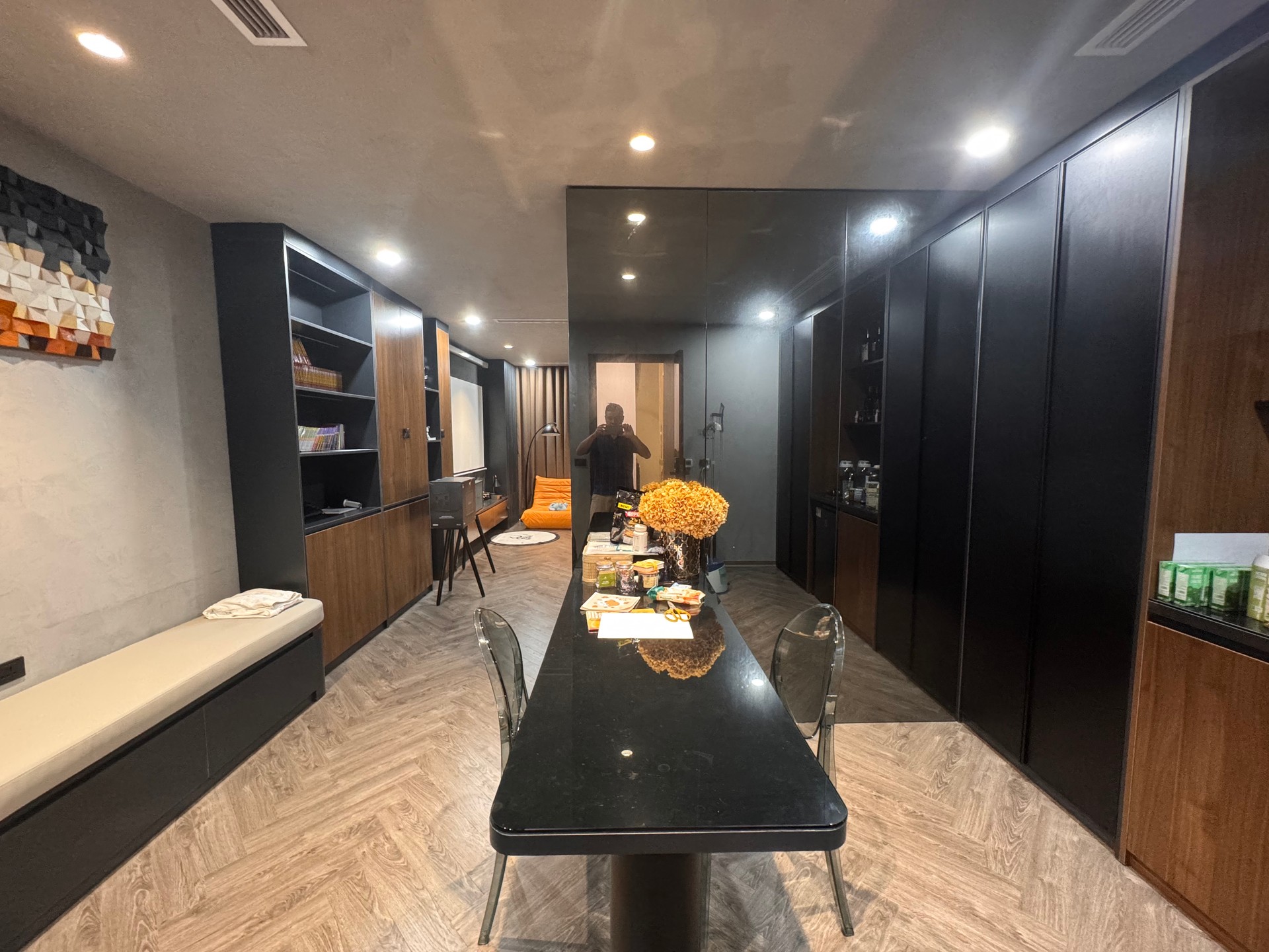 Bán nhà Trương Định - diện tích 70m2 8 tầng - Lô góc 2 mặt thoáng - giá 29,8 tỷ