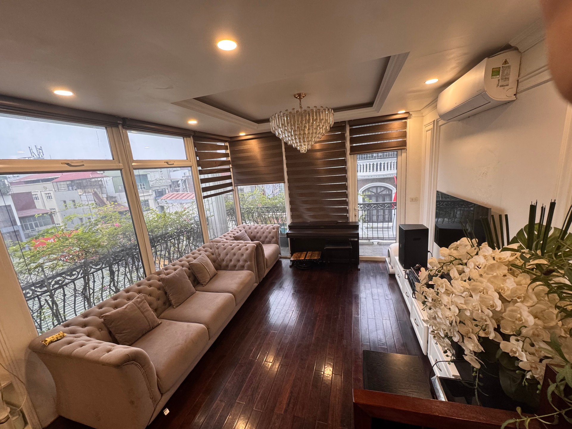 Bán nhà Trương Định - diện tích 70m2 8 tầng - Lô góc 2 mặt thoáng - giá 29,8 tỷ