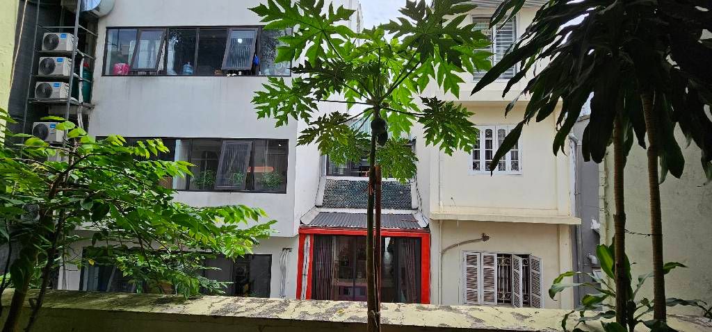 Bán nhà Đông Các - diện tích 72m2 4 tầng - ô tô tránh - giá 29,8 tỷ