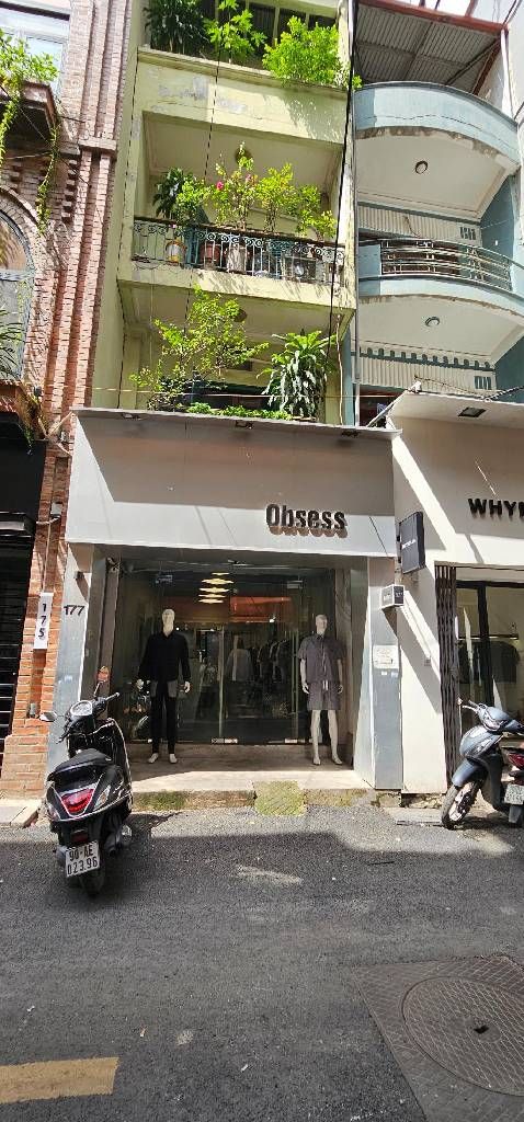 Bán nhà Đông Các - diện tích 72m2 4 tầng - ô tô tránh - giá 29,8 tỷ