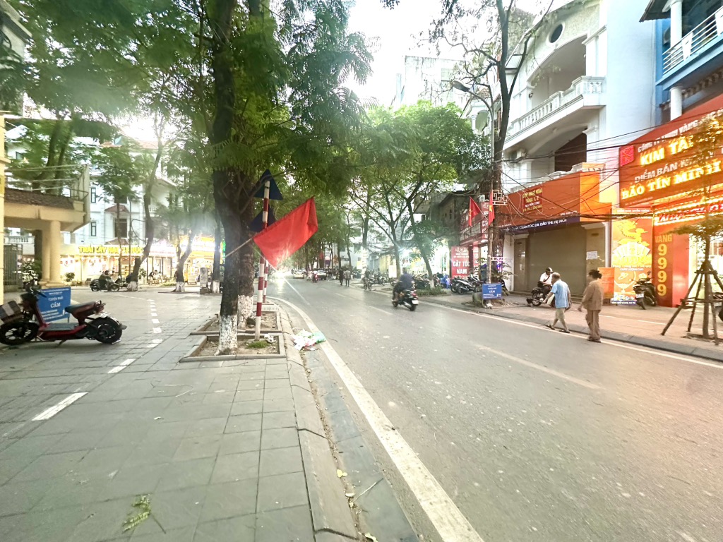 Bán nhà Trần Nguyên Đán - diện tích 84m2 4 tầng - Mặt tiền rộng rãi - giá 45 tỷ