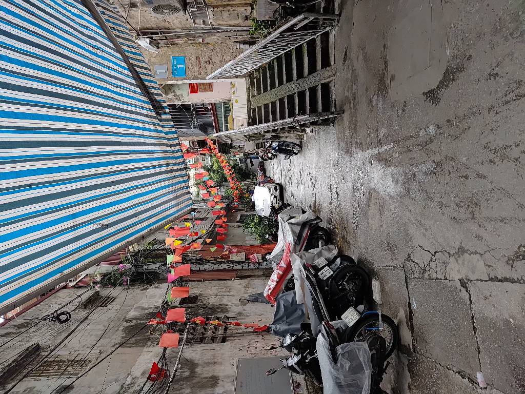 Bán nhà Ngọc Hồi - diện tích 85m2 5 tầng - Ô tô đỗ cầu thang - giá 3,45 tỷ