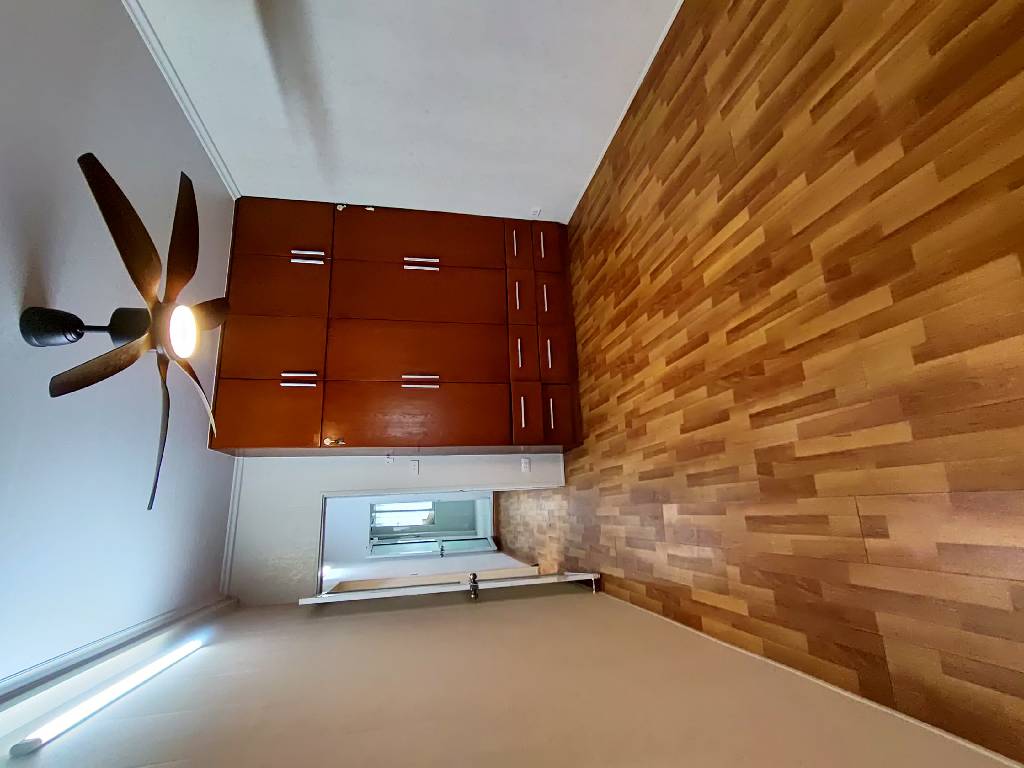 Bán nhà Ngọc Hồi - diện tích 85m2 5 tầng - Ô tô đỗ cầu thang - giá 3,45 tỷ