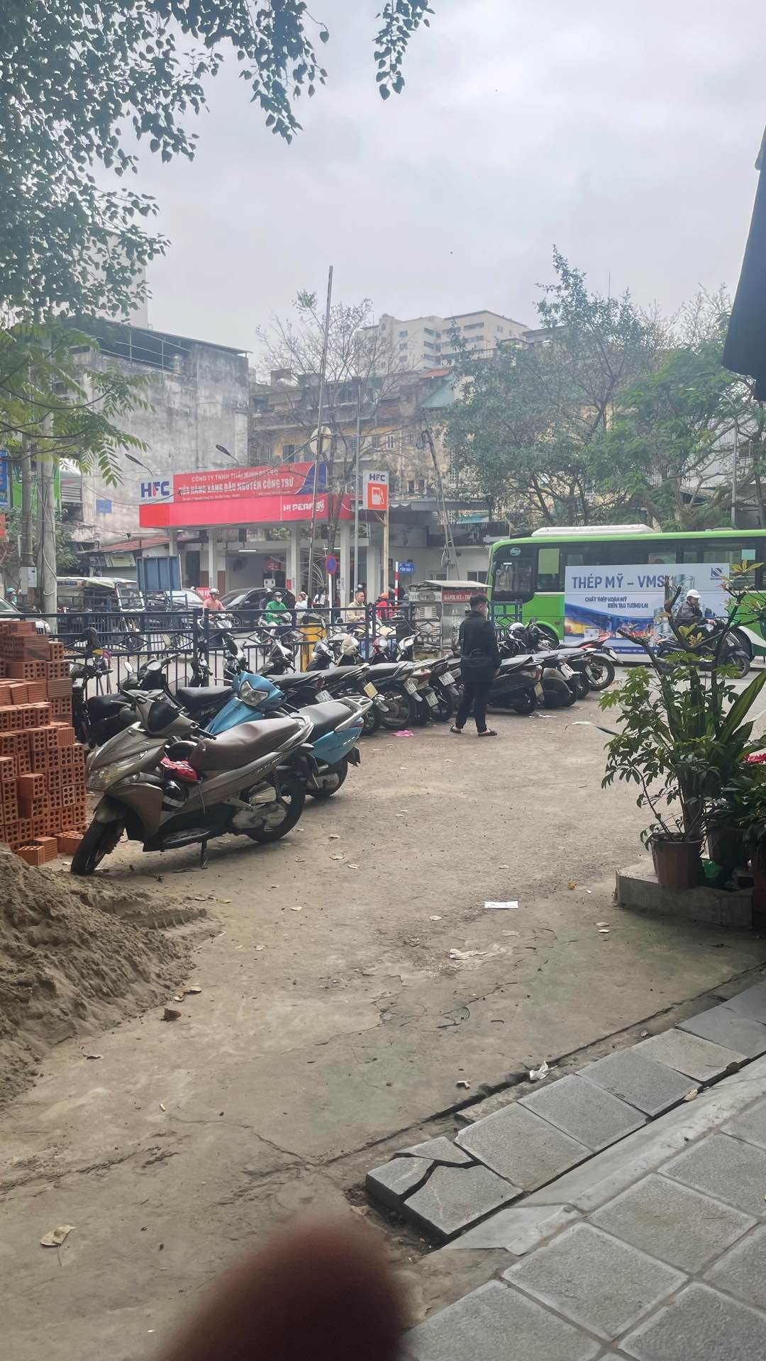 Bán nhà Nguyễn Công Trứ - diện tích 43m2 2 tầng - vị trí đẹp, ô tô đỗ cửa - giá 12 tỷ