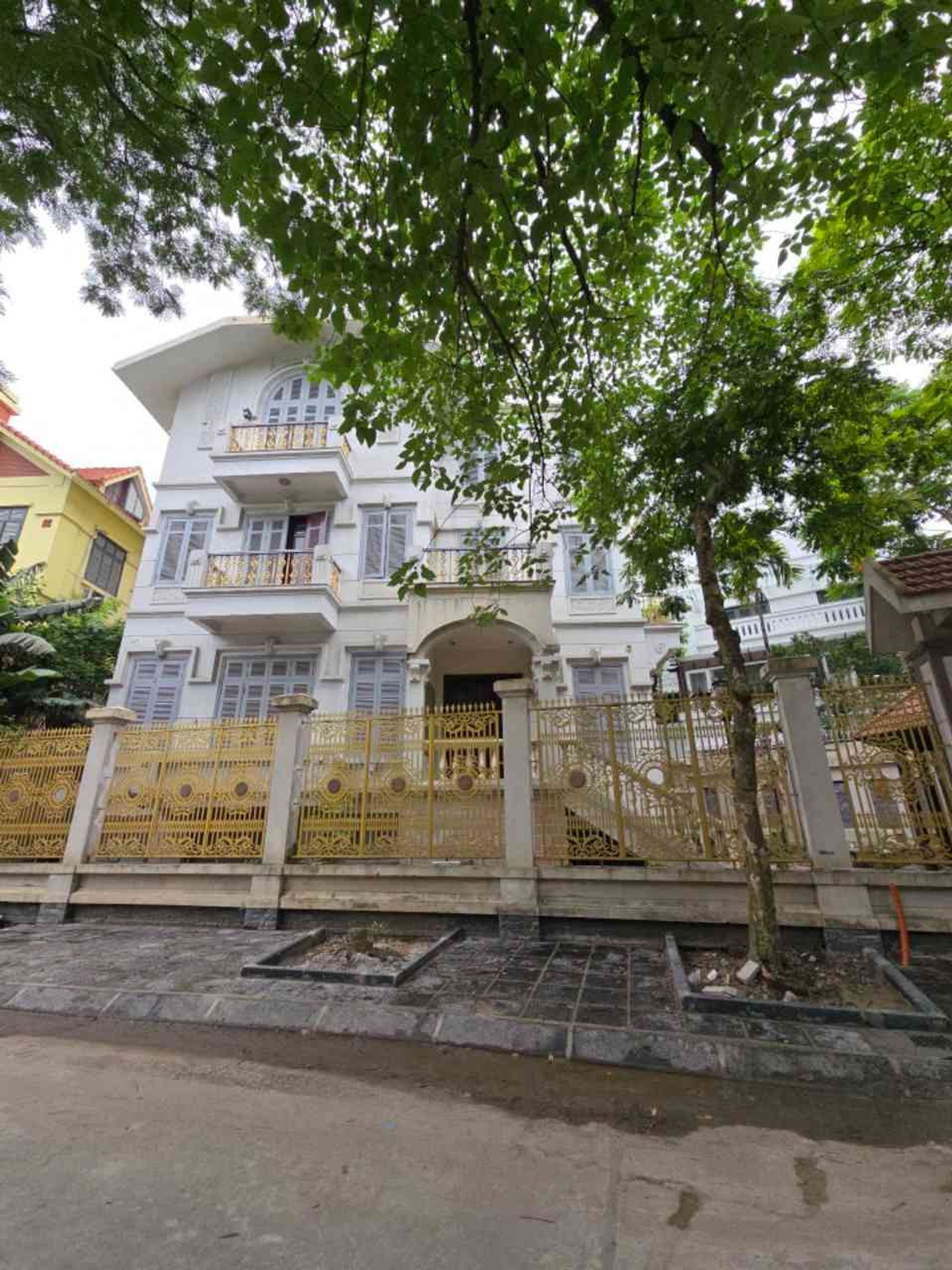 Bán nhà BT6 - diện tích 326m2 4 tầng - Đẳng cấp biệt thự Pháp Vân - giá 95 tỷ