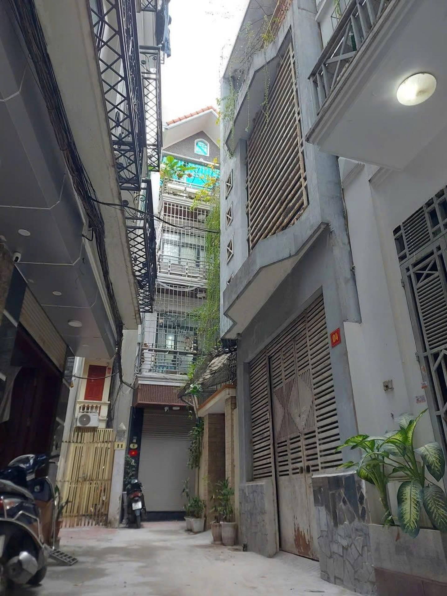 Bán nhà Gốc Đề Minh Khai - diện tích 73m2 3 tầng - Sổ đỏ riêng chính chủ - giá 13,58 tỷ