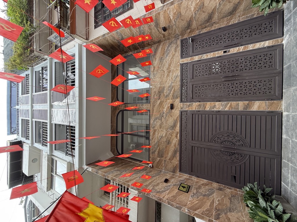 Bán nhà Nguyễn Văn Trỗi - diện tích 102m2 7 tầng - Thang máy, ô tô cứu hỏa đỗ cửa - giá 36 tỷ