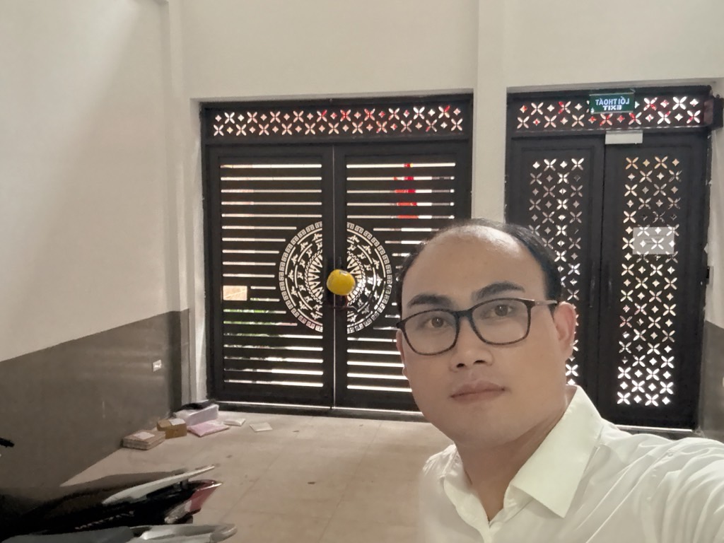 Bán nhà Nguyễn Văn Trỗi - diện tích 102m2 7 tầng - Thang máy, ô tô cứu hỏa đỗ cửa - giá 36 tỷ