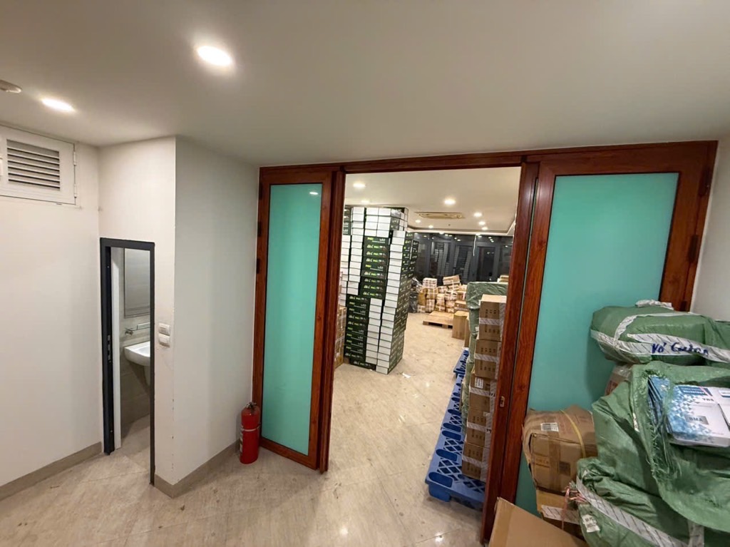 Bán nhà Trương Định - diện tích 76m2 6 tầng - Mặt phố - giá 27 tỷ