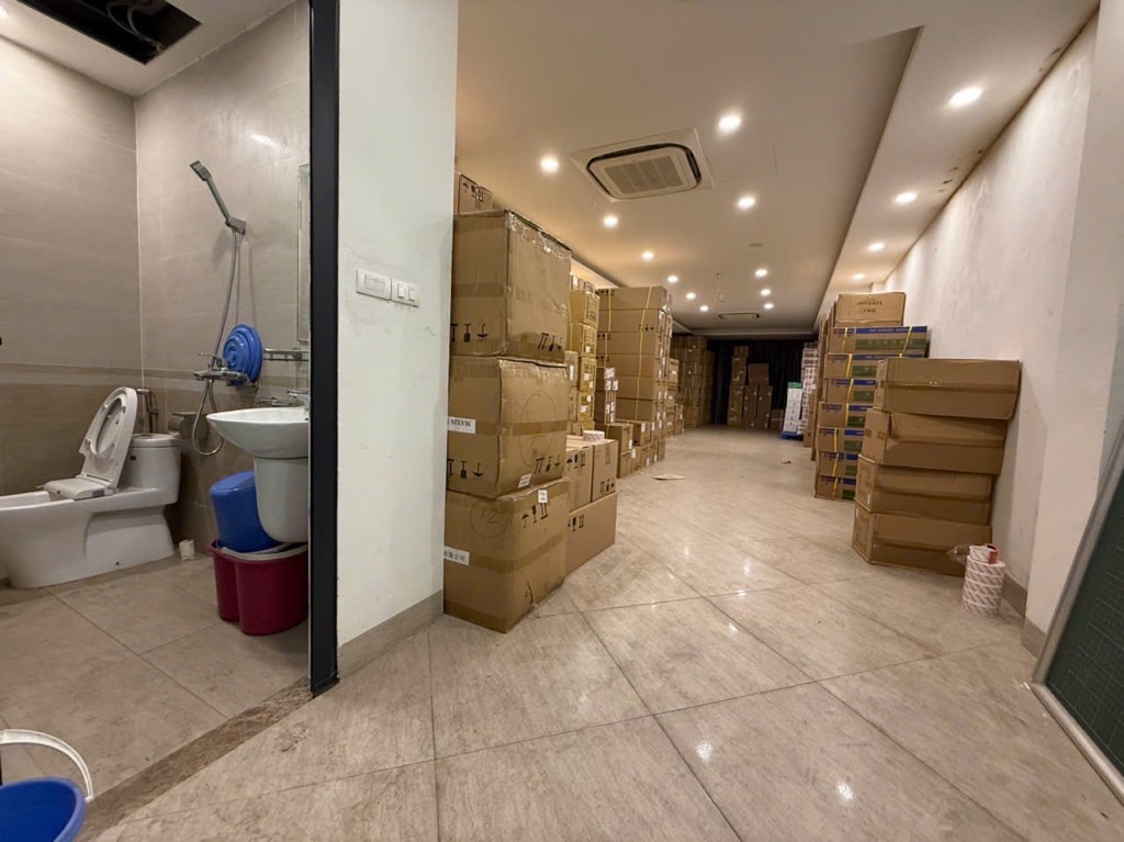 Bán nhà Trương Định - diện tích 76m2 6 tầng - Mặt phố - giá 27 tỷ