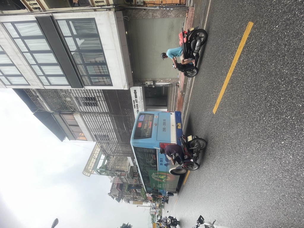 Bán nhà Trương Định - diện tích 76m2 6 tầng - Mặt phố - giá 27 tỷ