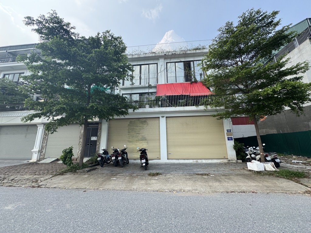 Bán nhà Tây Nam Linh Đàm - diện tích 180m2 4 tầng - Lô góc - giá 41,8 tỷ